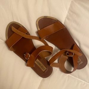 Steve Madden Cognac Leather Drakkee Sandals
